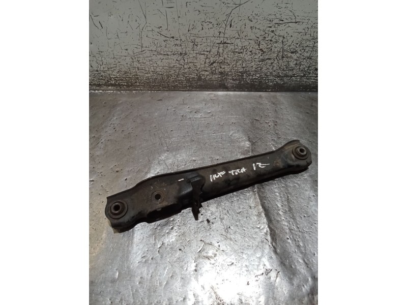 Recambio de brazo suspension inferior trasero izquierdo para mitsubishi carisma (da_) 1.8 16v gdi (da2a) referencia OEM IAM   99