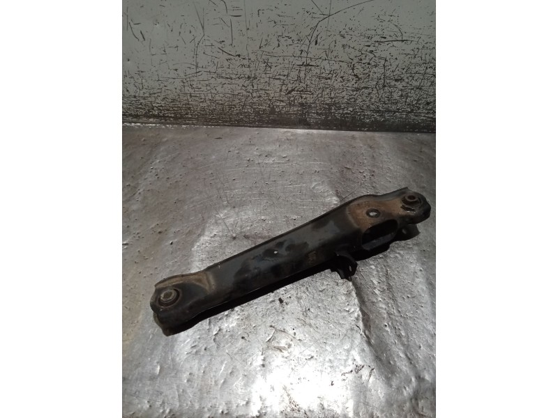 Recambio de brazo suspension inferior trasero izquierdo para mitsubishi carisma (da_) 1.8 16v gdi (da2a) referencia OEM IAM   99