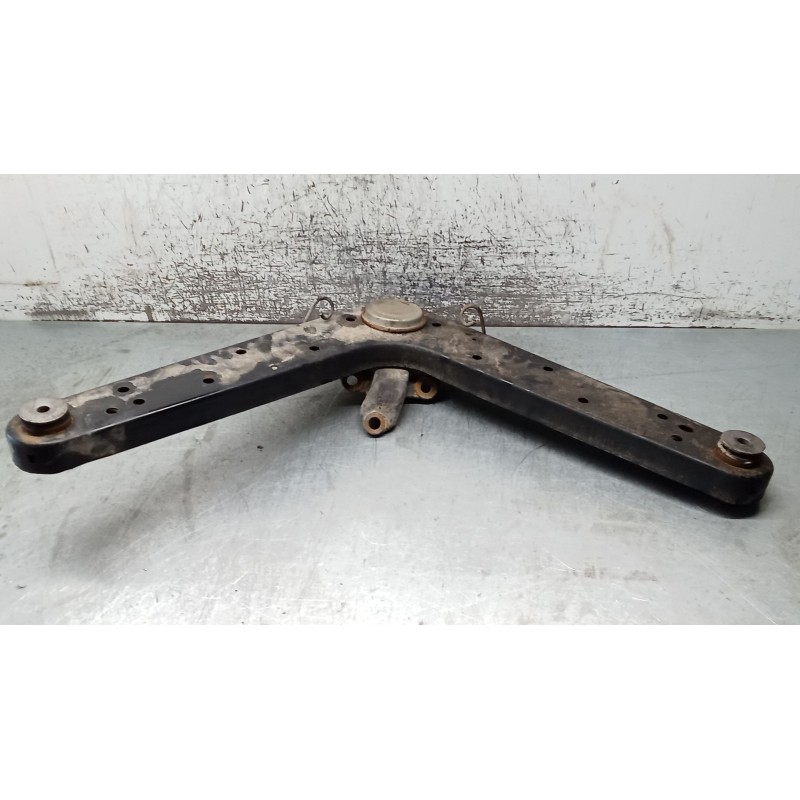 Recambio de brazo suspension superior trasero derecho para jeep cherokee (kj) 2.8 crd 4x4 referencia OEM IAM  CENTRAL 01