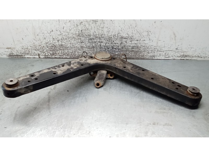 Recambio de brazo suspension superior trasero derecho para jeep cherokee (kj) 2.8 crd 4x4 referencia OEM IAM  CENTRAL 01