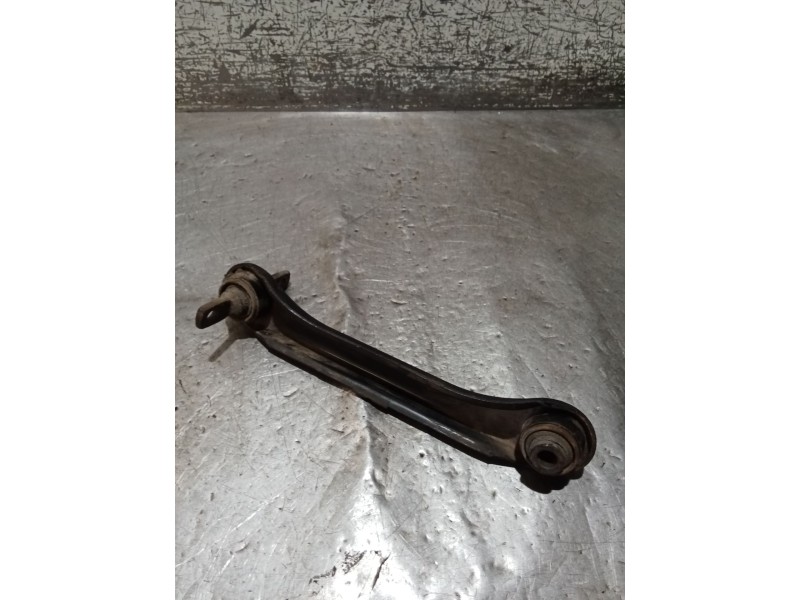 Recambio de brazo suspension superior trasero izquierdo para mitsubishi carisma (da_) 1.8 16v gdi (da2a) referencia OEM IAM  99 