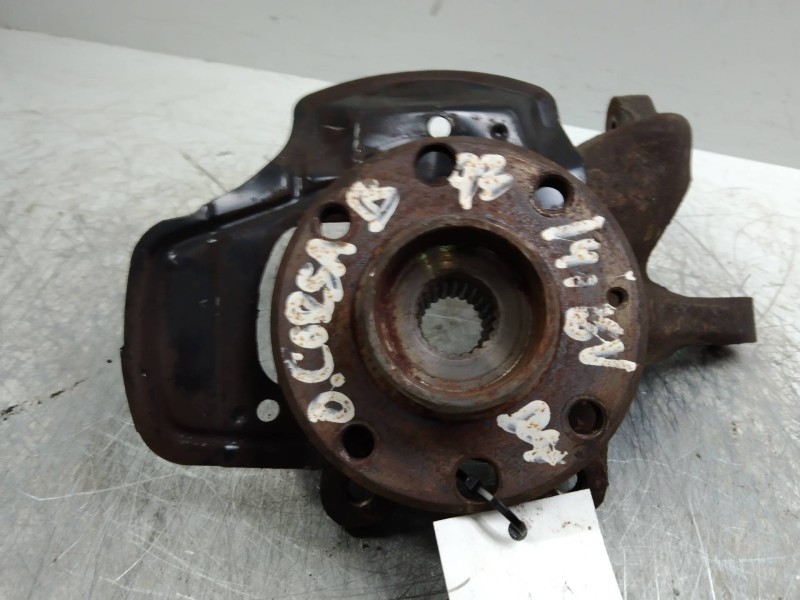 Recambio de mangueta delantera derecha para opel corsa b sport referencia OEM IAM   