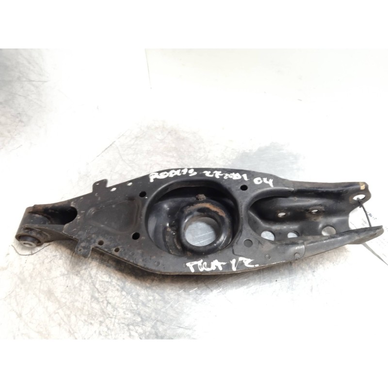 Recambio de brazo suspension inferior trasero izquierdo para ssangyong rodius 2.7 turbodiesel cat referencia OEM IAM   