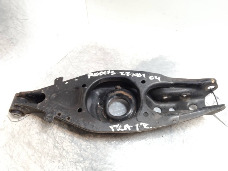 Recambio de brazo suspension inferior trasero izquierdo para ssangyong rodius 2.7 turbodiesel cat referencia OEM IAM   