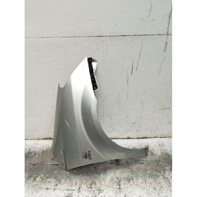 Recambio de aleta delantera derecha para toyota corolla verso (zer_, zze12_, r1_) 2.0 d-4d (cur10_) referencia OEM IAM  VER FOTO