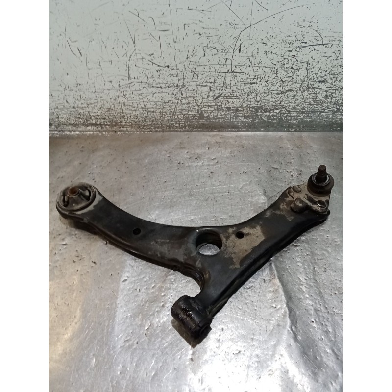 Recambio de brazo suspension inferior delantero izquierdo para toyota corolla verso (zer_, zze12_, r1_) 2.0 d-4d (cur10_) refere