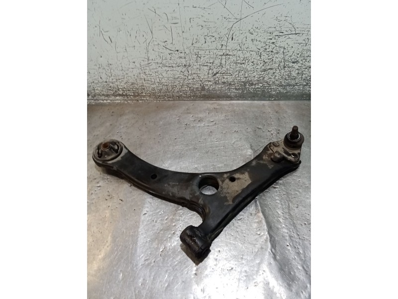 Recambio de brazo suspension inferior delantero izquierdo para toyota corolla verso (zer_, zze12_, r1_) 2.0 d-4d (cur10_) refere