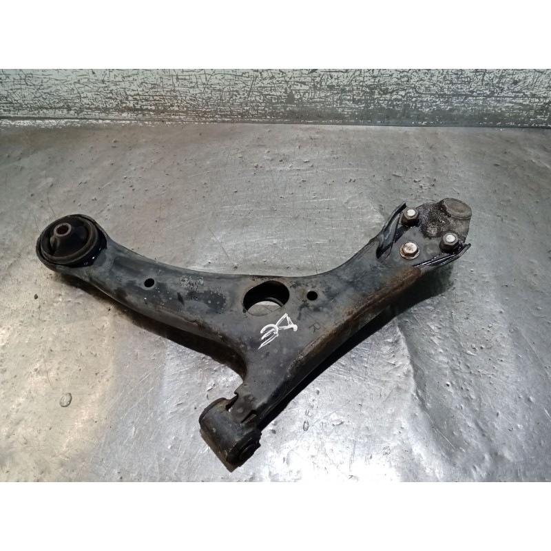 Recambio de brazo suspension inferior delantero derecho para toyota corolla verso (zer_, zze12_, r1_) 2.0 d-4d (cur10_) referenc