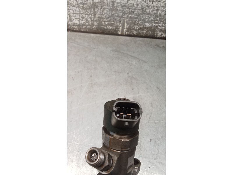 Recambio de inyector para volvo c30 (533) 1.6 d referencia OEM IAM 0445110259 328480 BOSCH