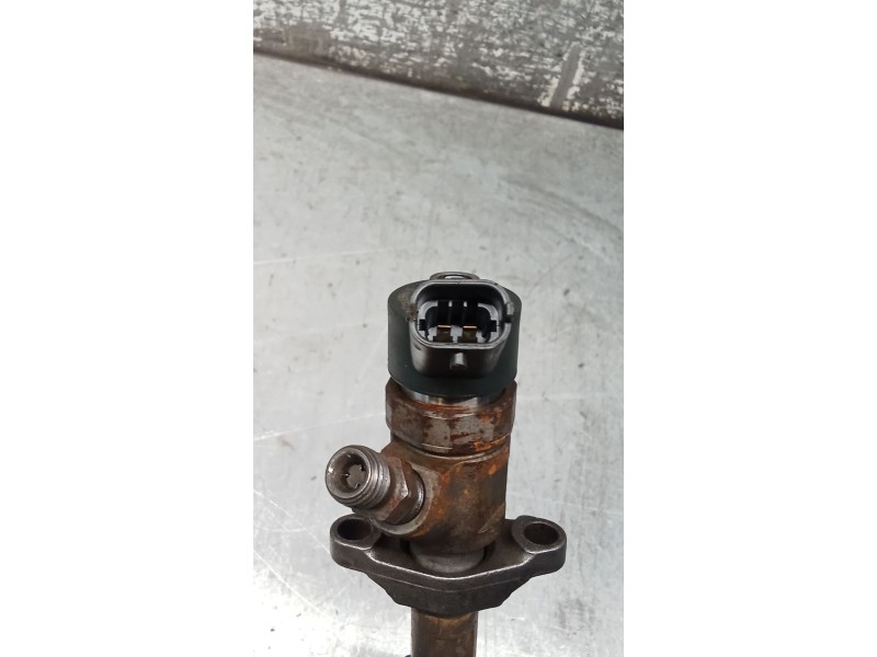 Recambio de inyector para volvo c30 (533) 1.6 d referencia OEM IAM 0445110259 328480 BOSCH