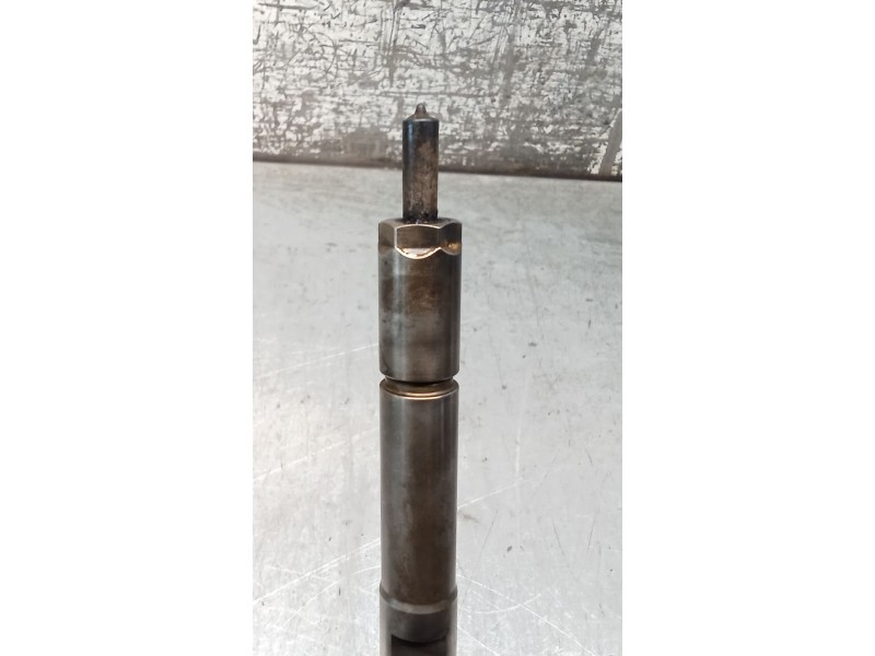 Recambio de inyector para volvo c30 (533) 1.6 d referencia OEM IAM 0445110259 328480 BOSCH