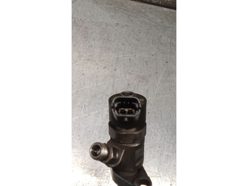 Recambio de inyector para volvo c30 (533) 1.6 d referencia OEM IAM 0445110259 328480 BOSCH