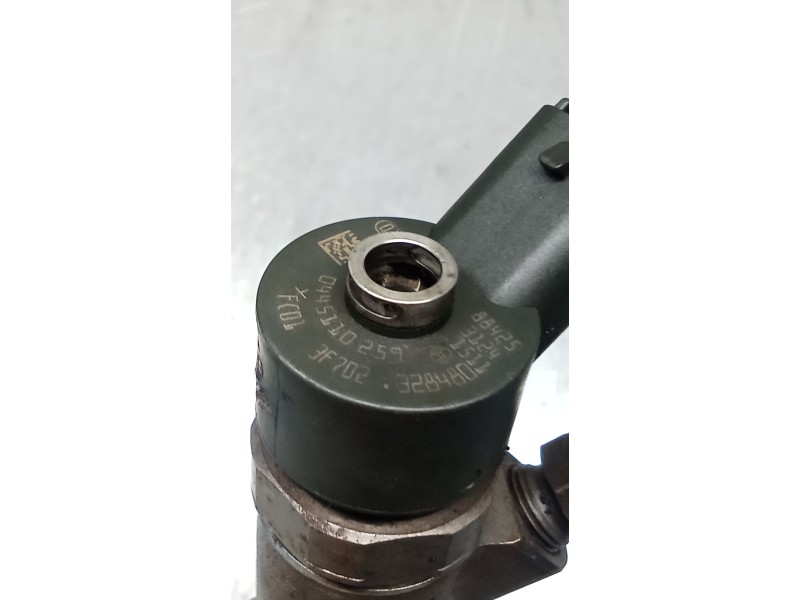 Recambio de inyector para volvo c30 (533) 1.6 d referencia OEM IAM 0445110259 328480 BOSCH