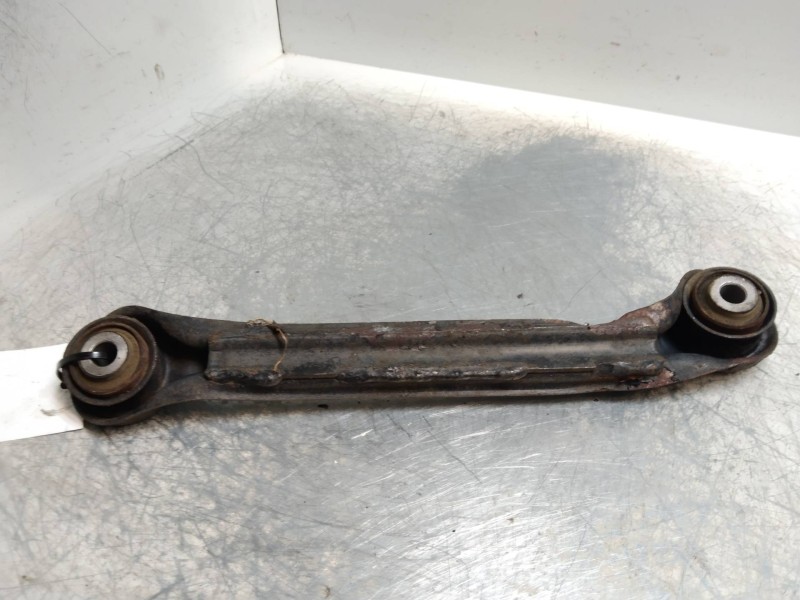 Recambio de tirante trasero derecho para ssangyong rodius 2.7 turbodiesel cat referencia OEM IAM   