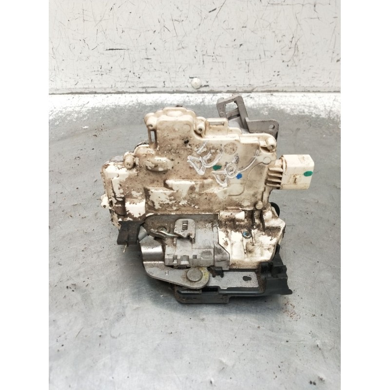 Recambio de motor cierre centralizado delantero derecho para seat leon (1p1) 1.9 tdi referencia OEM IAM  5P 2005