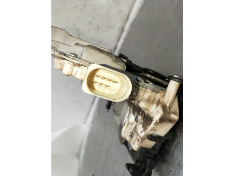 Recambio de motor cierre centralizado delantero derecho para seat leon (1p1) 1.9 tdi referencia OEM IAM  5P 2005