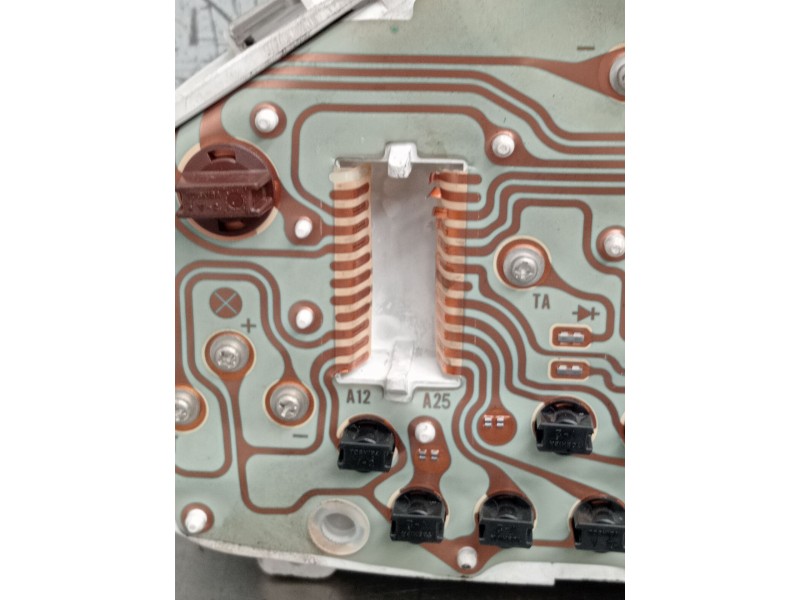 Recambio de cuadro instrumentos para mitsubishi carisma (da_) 1.8 16v gdi (da2a) referencia OEM IAM MR381347  1999