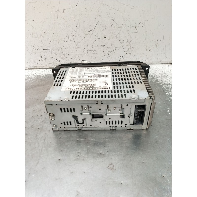 Recambio de sistema audio / radio cd para jeep cherokee (kj) 2.8 crd 4x4 referencia OEM IAM P05091610AD  2001