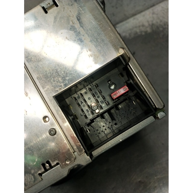 Recambio de sistema audio / radio cd para seat leon (1p1) 1.9 tdi referencia OEM IAM 1P1035186B 7646546366 2005