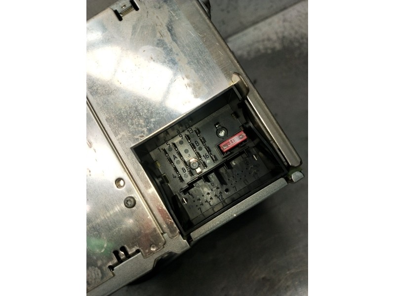 Recambio de sistema audio / radio cd para seat leon (1p1) 1.9 tdi referencia OEM IAM 1P1035186B 7646546366 2005