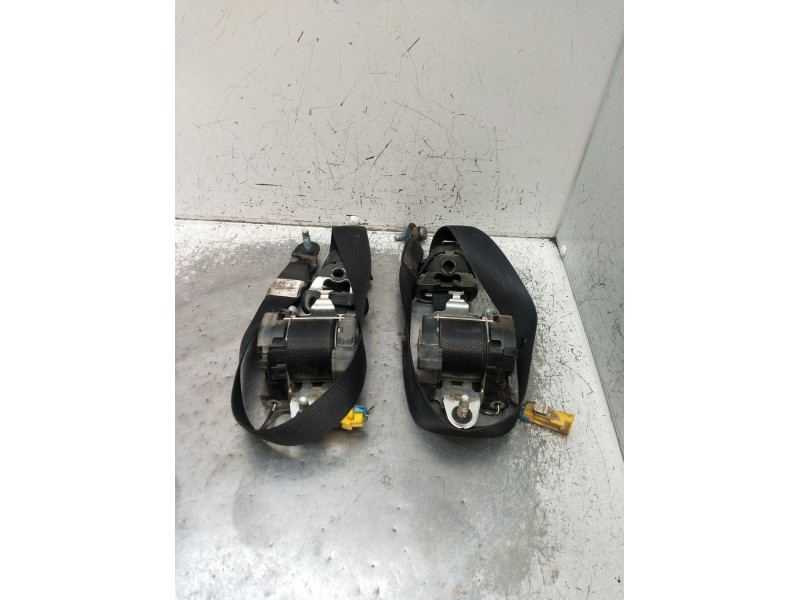Recambio de juego cinturones delantero para jeep cherokee (kj) 2.8 crd 4x4 referencia OEM IAM  5P 2001