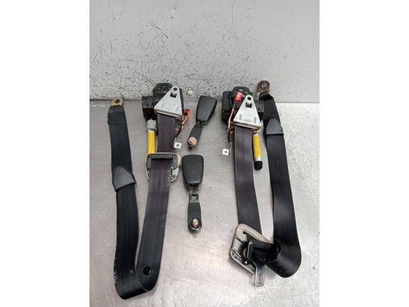 Recambio de juego cinturones delantero para mitsubishi carisma (da_) 1.8 16v gdi (da2a) referencia OEM IAM  5P 1999
