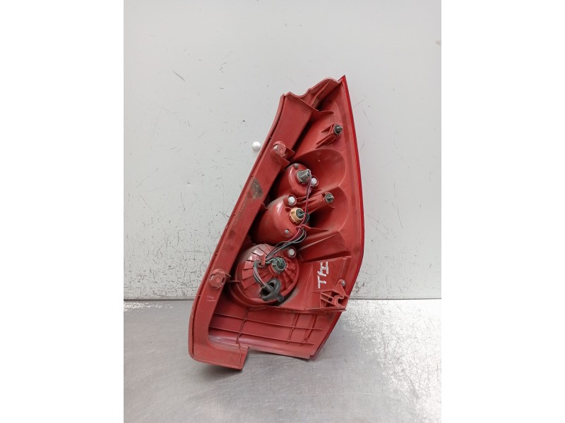 Recambio de piloto trasero izquierdo para mazda 5 (cr) 2.0 cd (cr19) referencia OEM IAM   2005