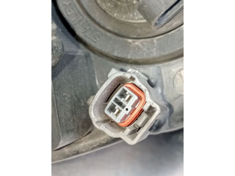 Recambio de faro izquierdo para mazda 5 (cr) 2.0 cd (cr19) referencia OEM IAM P5115L  2005