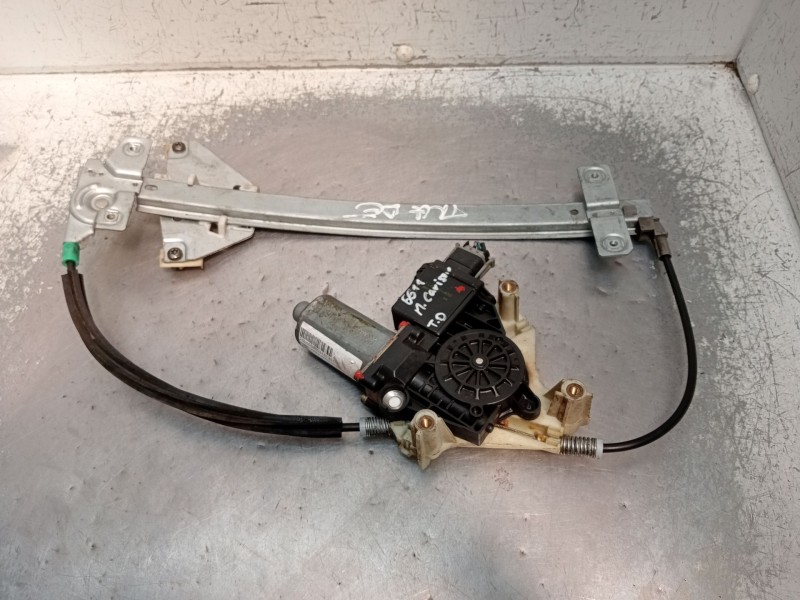 Recambio de elevalunas delantero derecho para mitsubishi carisma (da_) 1.8 16v gdi (da2a) referencia OEM IAM 0130821788  1999