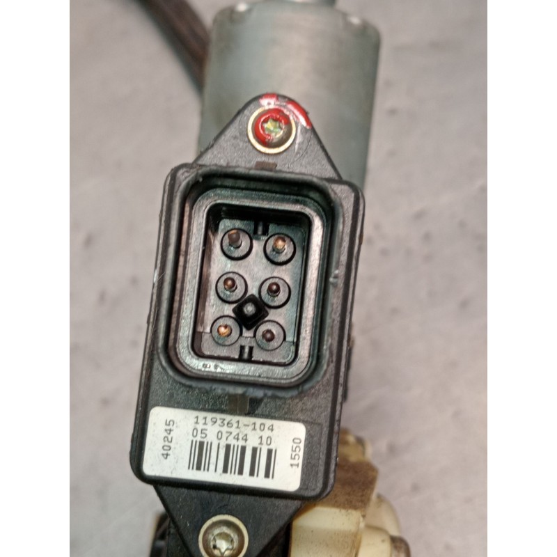 Recambio de elevalunas delantero derecho para mitsubishi carisma (da_) 1.8 16v gdi (da2a) referencia OEM IAM 0130821788  1999