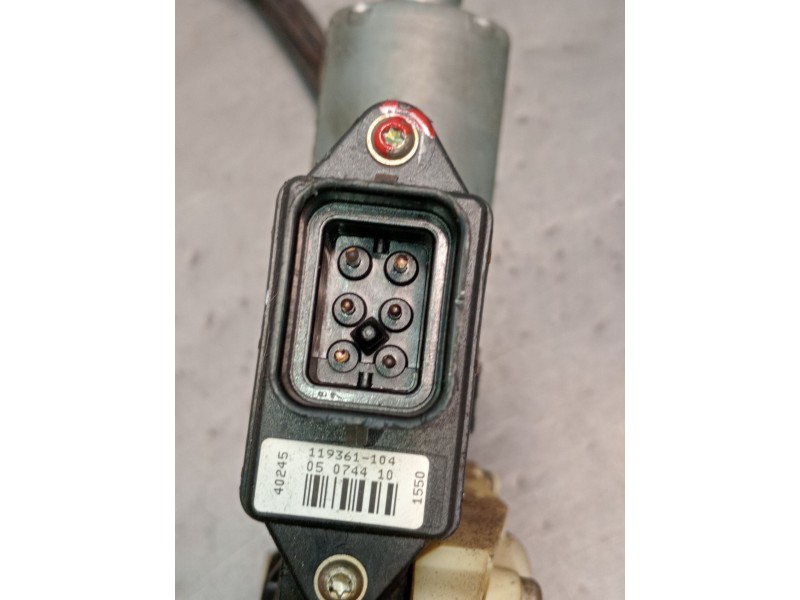Recambio de elevalunas delantero derecho para mitsubishi carisma (da_) 1.8 16v gdi (da2a) referencia OEM IAM 0130821788  1999