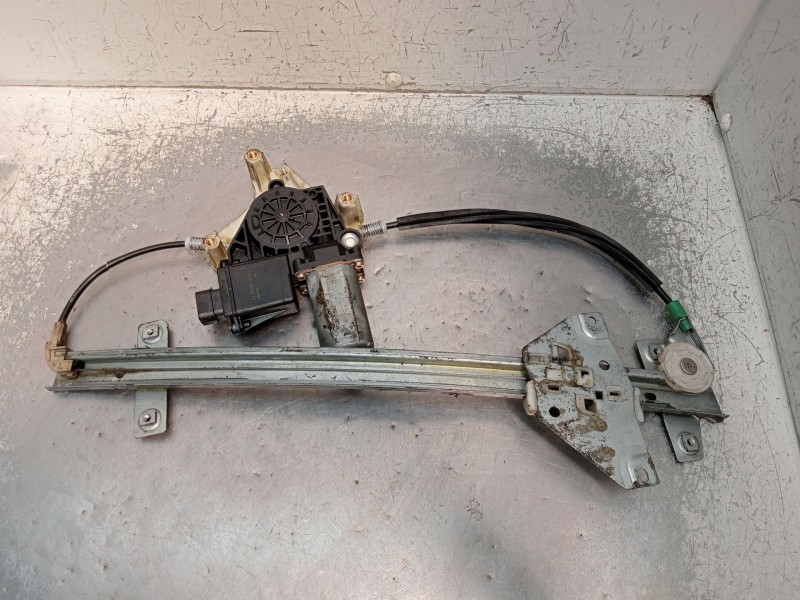 Recambio de elevalunas delantero izquierdo para mitsubishi carisma (da_) 1.8 16v gdi (da2a) referencia OEM IAM 0130821788  1999