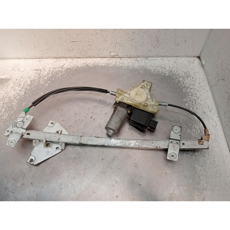 Recambio de elevalunas delantero izquierdo para mitsubishi carisma (da_) 1.8 16v gdi (da2a) referencia OEM IAM 0130821788  1999