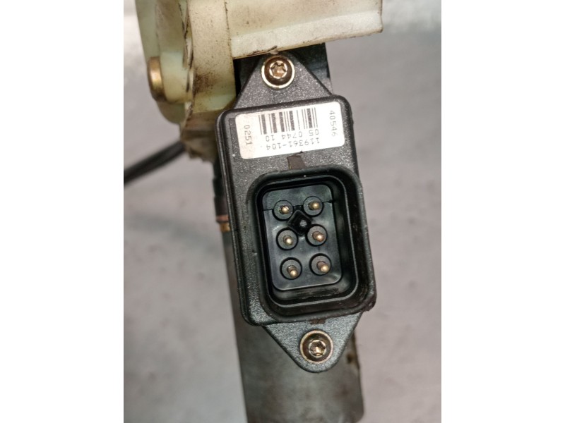 Recambio de elevalunas delantero izquierdo para mitsubishi carisma (da_) 1.8 16v gdi (da2a) referencia OEM IAM 0130821788  1999