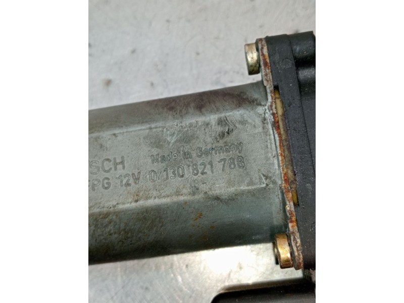 Recambio de elevalunas delantero izquierdo para mitsubishi carisma (da_) 1.8 16v gdi (da2a) referencia OEM IAM 0130821788  1999