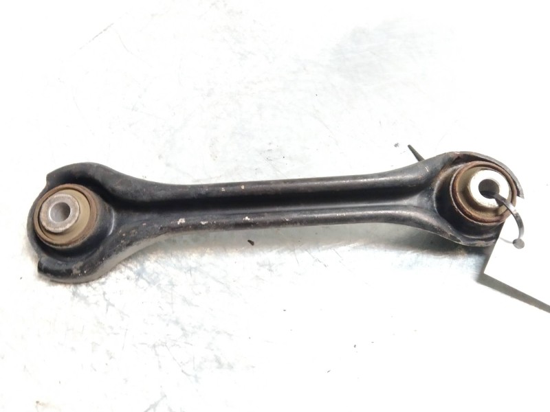 Recambio de tirante trasero izquierdo para ssangyong rodius 2.7 turbodiesel cat referencia OEM IAM   