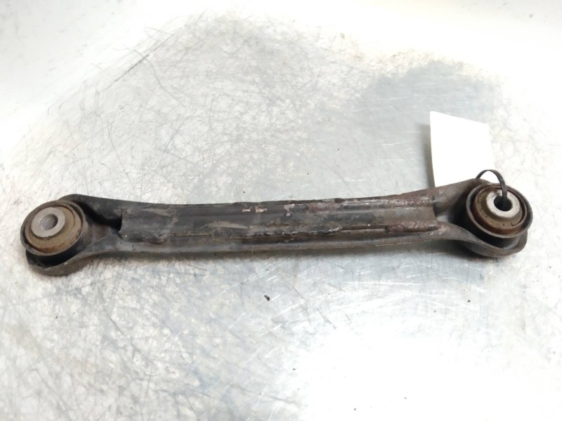 Recambio de tirante trasero izquierdo para ssangyong rodius 2.7 turbodiesel cat referencia OEM IAM   