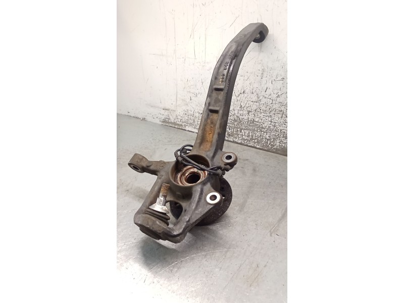 Recambio de mangueta delantera derecha para mercedes-benz clase m (w164) ml 320 cdi 4-matic (164.122) referencia OEM IAM 060643C