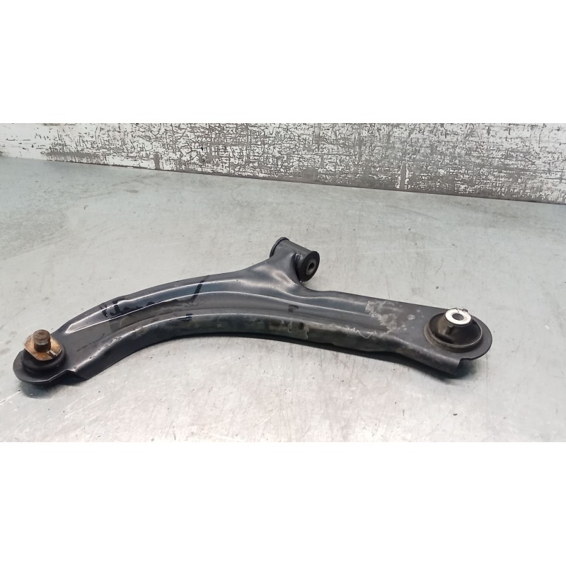 Recambio de brazo suspension inferior delantero izquierdo para nissan micra iii (k12) 1.2 16v referencia OEM IAM   05