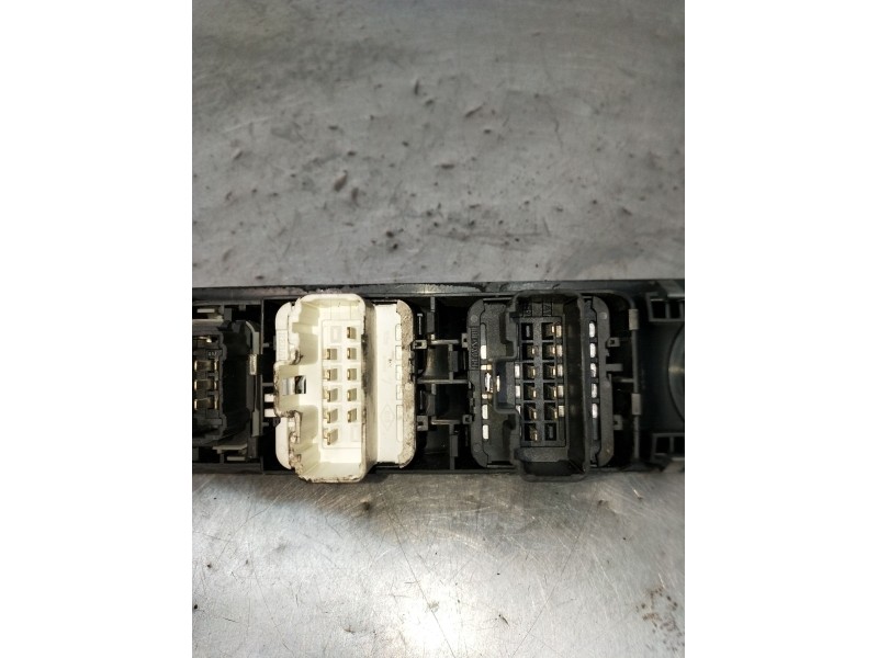 Recambio de mando elevalunas delantero izquierdo para renault espace iv (jk0/1_) 2.0 dci (jk02, jk03) referencia OEM IAM 8200519