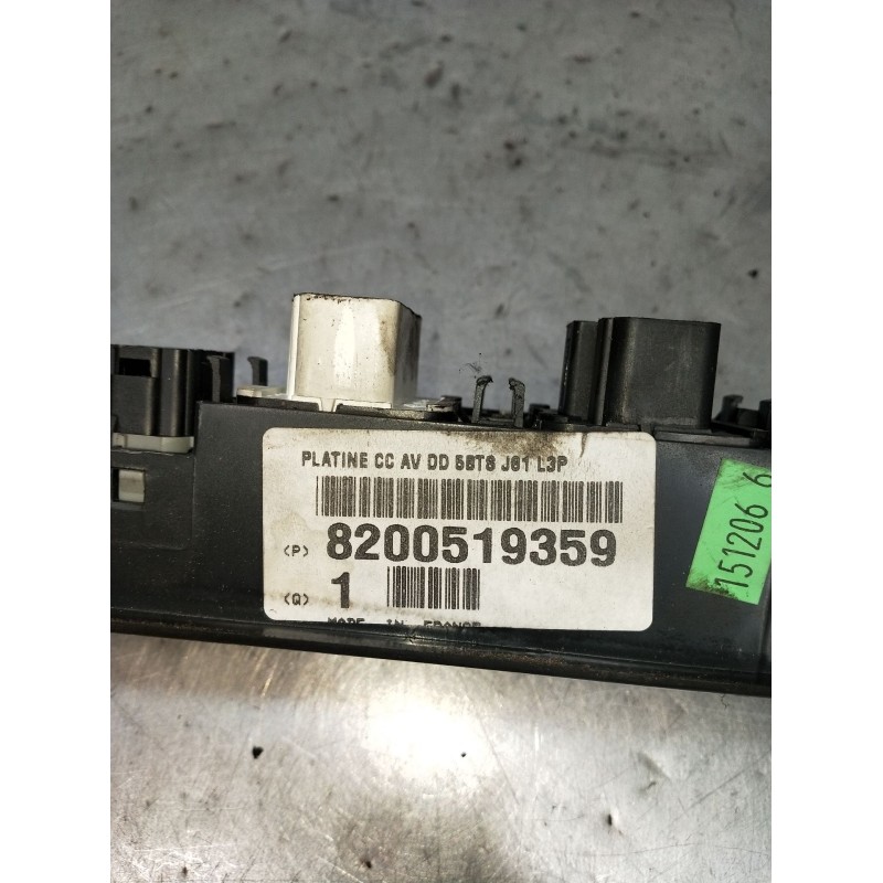 Recambio de mando elevalunas delantero izquierdo para renault espace iv (jk0/1_) 2.0 dci (jk02, jk03) referencia OEM IAM 8200519