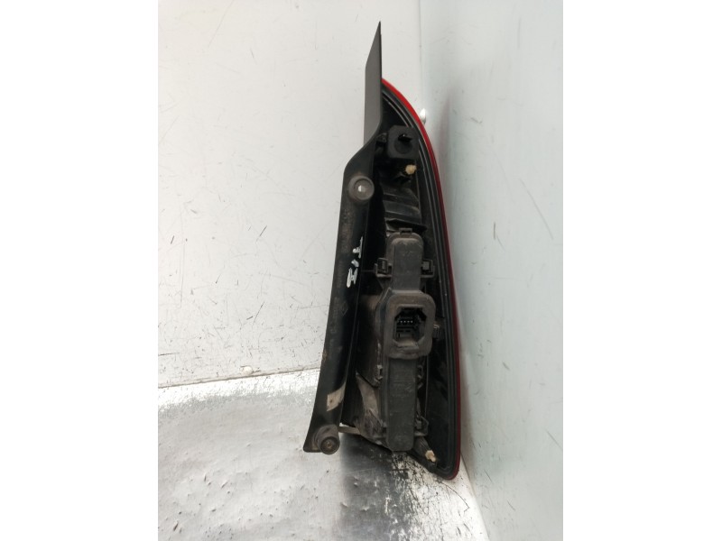 Recambio de piloto trasero izquierdo para renault espace iv (jk0/1_) 2.0 dci (jk02, jk03) referencia OEM IAM   2006