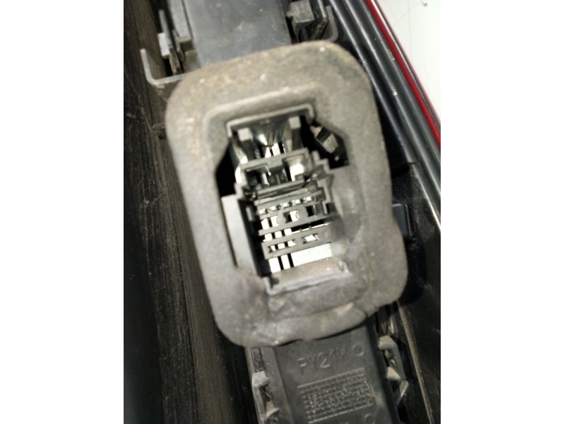 Recambio de piloto trasero izquierdo para renault espace iv (jk0/1_) 2.0 dci (jk02, jk03) referencia OEM IAM   2006
