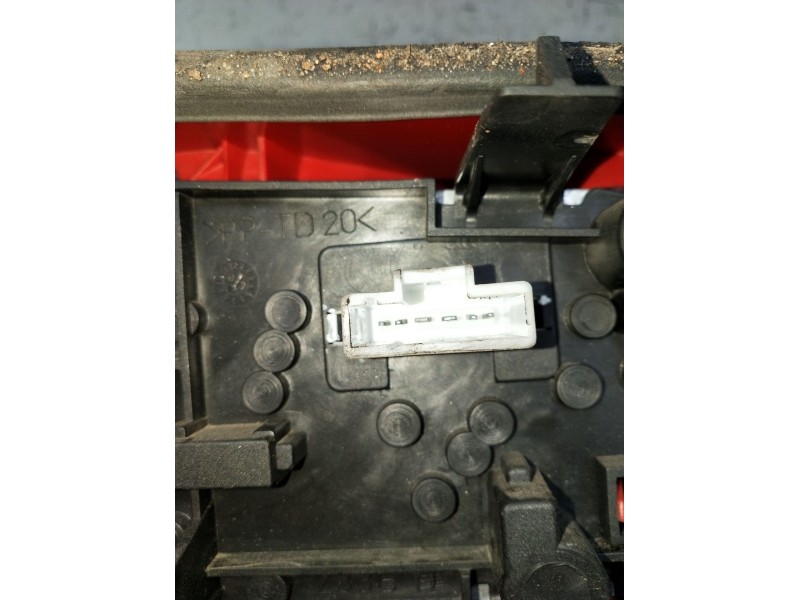 Recambio de piloto trasero derecho para peugeot 406 (8b) 1.8 16v referencia OEM IAM   1999