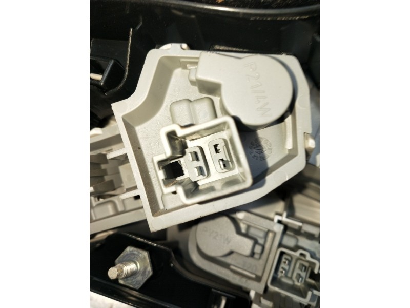 Recambio de piloto trasero derecho para volvo c30 (533) 1.6 d referencia OEM IAM   2007