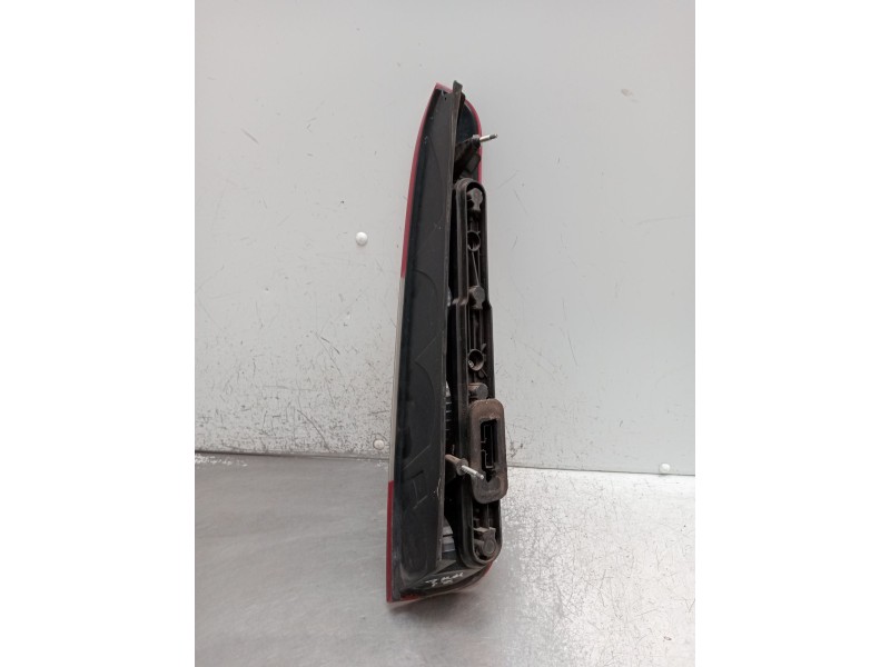 Recambio de piloto trasero izquierdo para ford focus c-max (dm2) 1.6 tdci referencia OEM IAM   2003