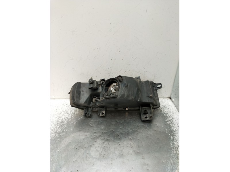 Recambio de faro izquierdo para renault master ii furgoneta (fd) 2.8 dti referencia OEM IAM 38210999R  1998