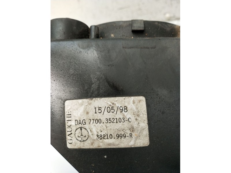 Recambio de faro izquierdo para renault master ii furgoneta (fd) 2.8 dti referencia OEM IAM 38210999R  1998