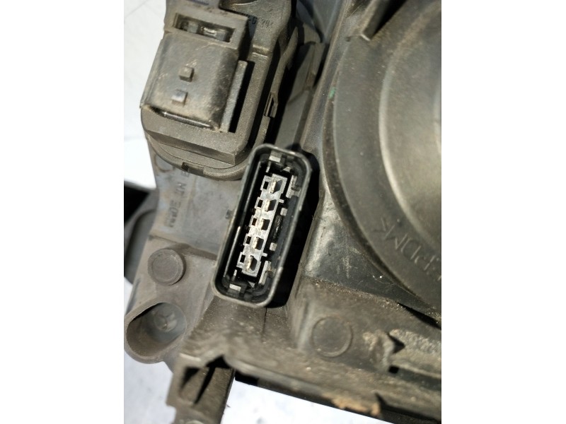 Recambio de faro derecho para renault espace iv (jk0/1_) 2.0 dci (jk02, jk03) referencia OEM IAM 8200394704  2006
