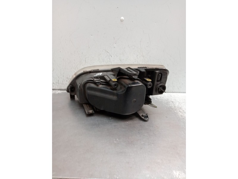 Recambio de faro derecho para ford focus c-max (dm2) 1.6 tdci referencia OEM IAM   2003